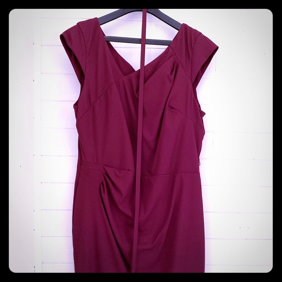 Le Chateau wine coloured dress - Picture 6 of 9